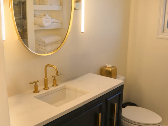 Modern bathroom vanity